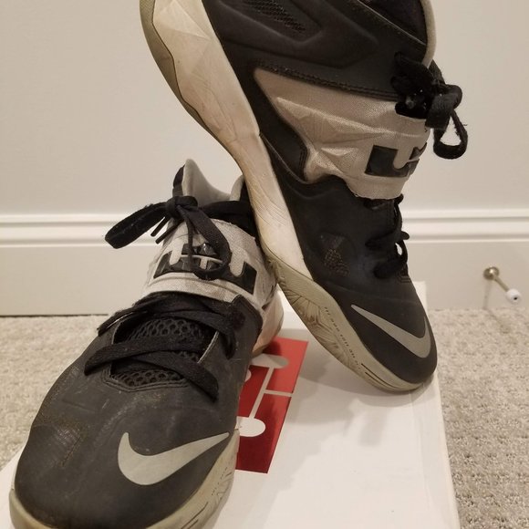 Lebron 7 Soldier Black Grey and White - Size 10.5